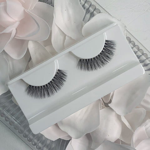 Audrey - Natural Lashes