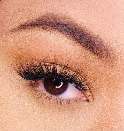 Aveline - natural volume wispy cat-eye lashes | Lashes of Decadence